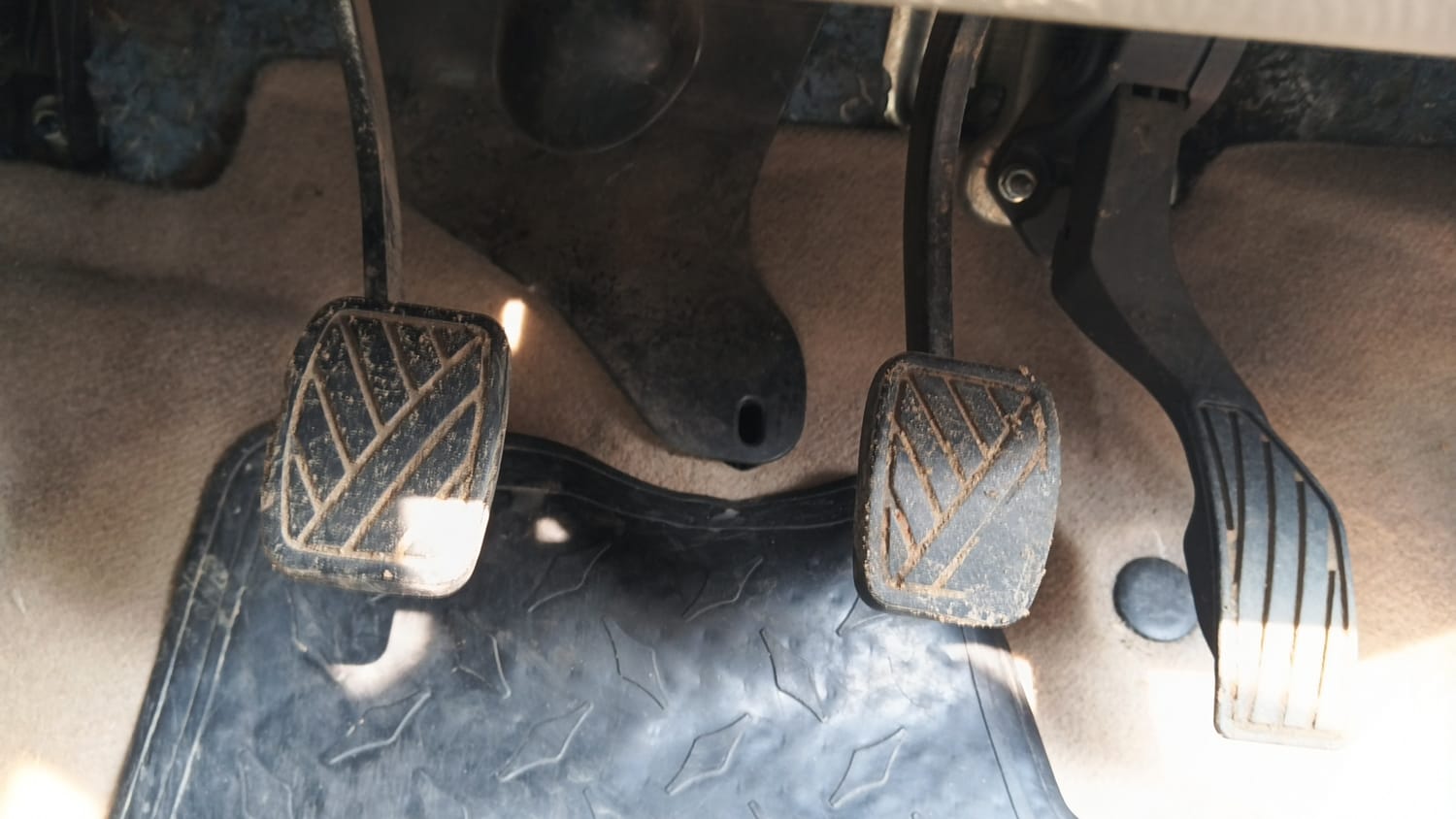 Used 2013 Maruti Suzuki Swift Dzire VDI Diesel Manual interior PEDALS VIEW