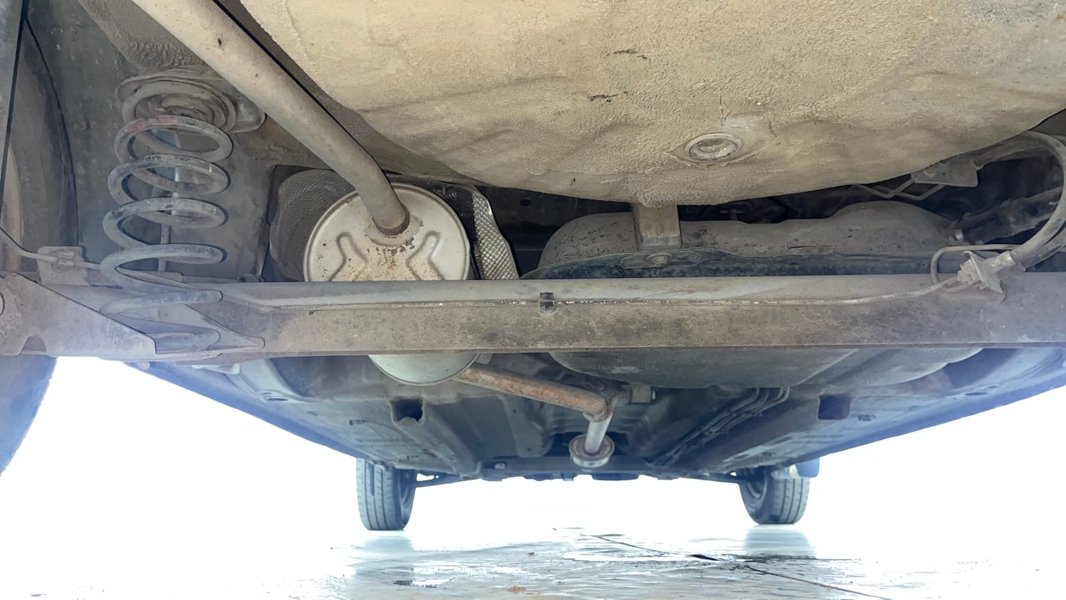 Used 2017 Renault Kwid CLIMBER 1.0 AMT Petrol Automatic extra REAR UNDERBODY VIEW (TAKEN FROM REAR)