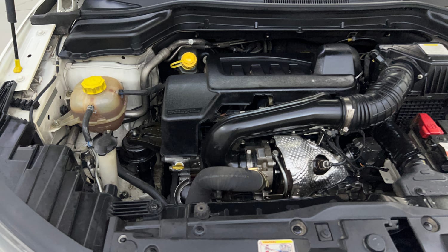 Used 2023 Mahindra XUV 300 W8 (O) 1.5 Diesel AMT Diesel Automatic engine ENGINE RIGHT SIDE VIEW