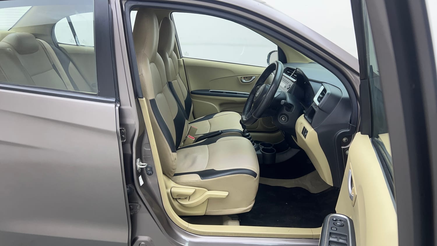 Used 2016 Honda Amaze 1.2 SX i-VTEC Petrol Manual interior RIGHT SIDE FRONT DOOR CABIN VIEW