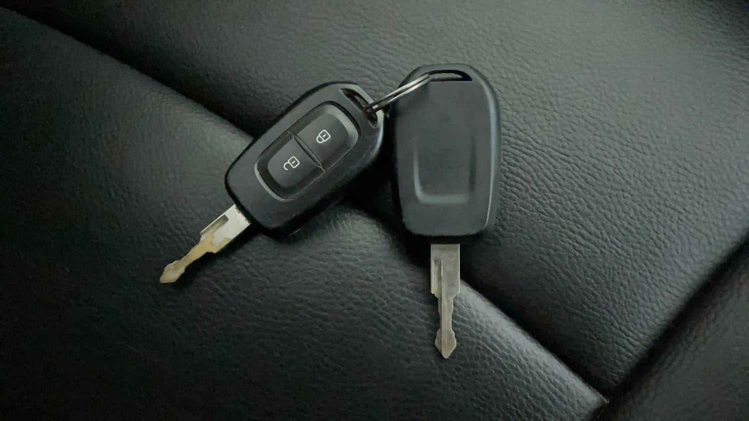 Used 2018 Renault Kwid 1.0 RXT AMT Petrol Automatic extra CAR KEY VIEW