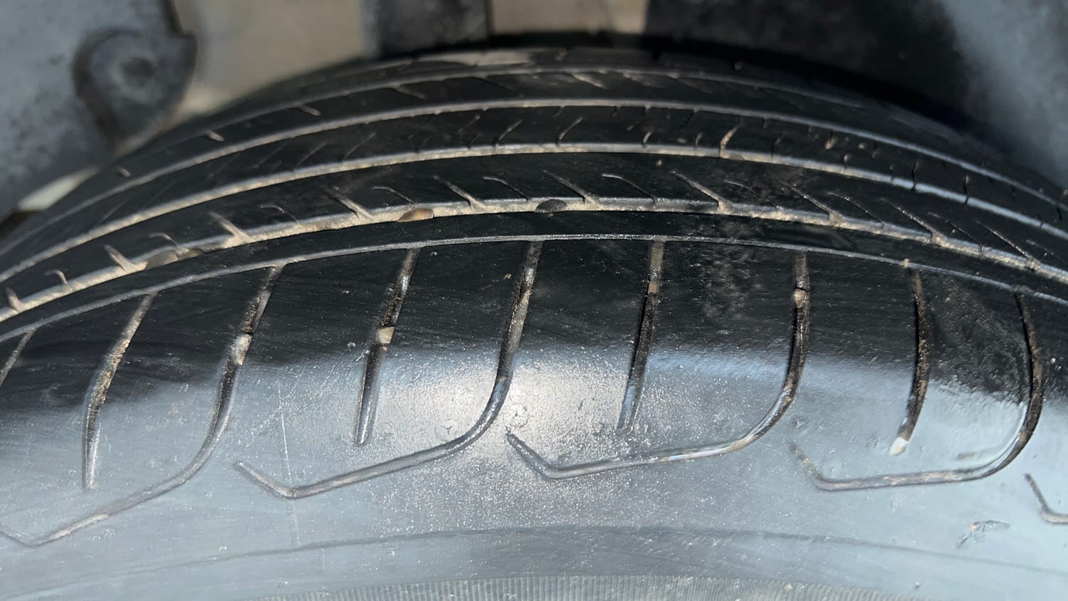 Used 2024 Kia Seltos HTK 1.5 Petrol MT Petrol Manual tyres RIGHT REAR TYRE TREAD VIEW
