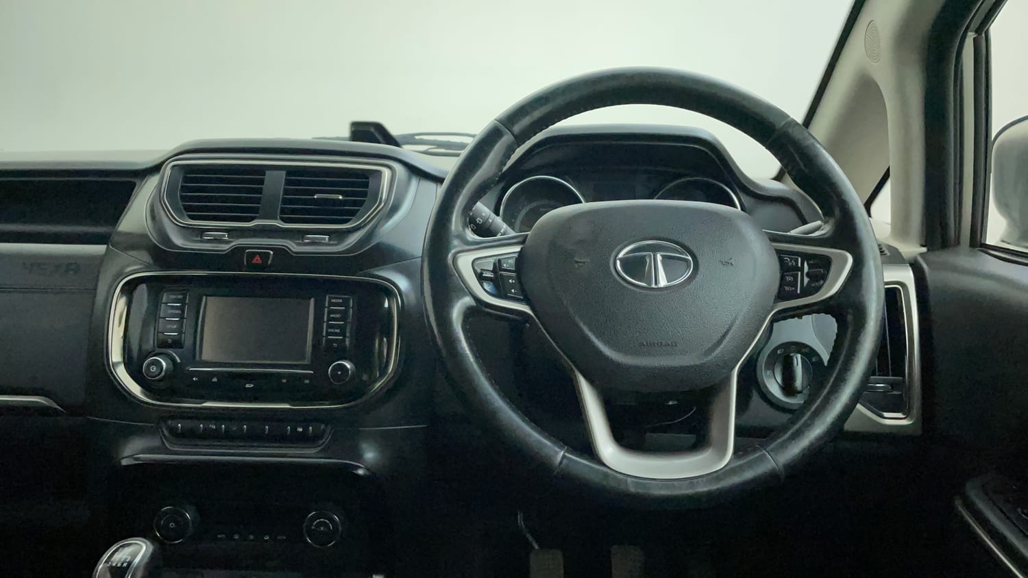 Used 2017 Tata Hexa XT 4x2 7 STR Diesel Manual interior STEERING VIEW