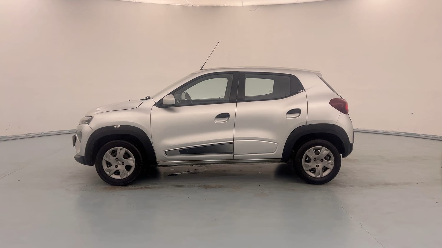 Used 2020 Renault Kwid 1.0 RXT Petrol Manual exterior LEFT SIDE VIEW
