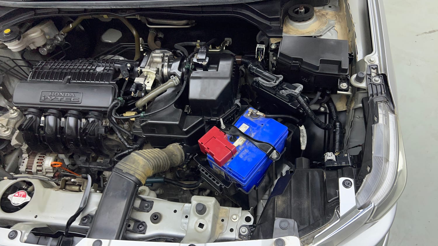 Used 2023 Honda Amaze VX CVT 1.2 Petrol Petrol Automatic engine ENGINE LEFT SIDE VIEW