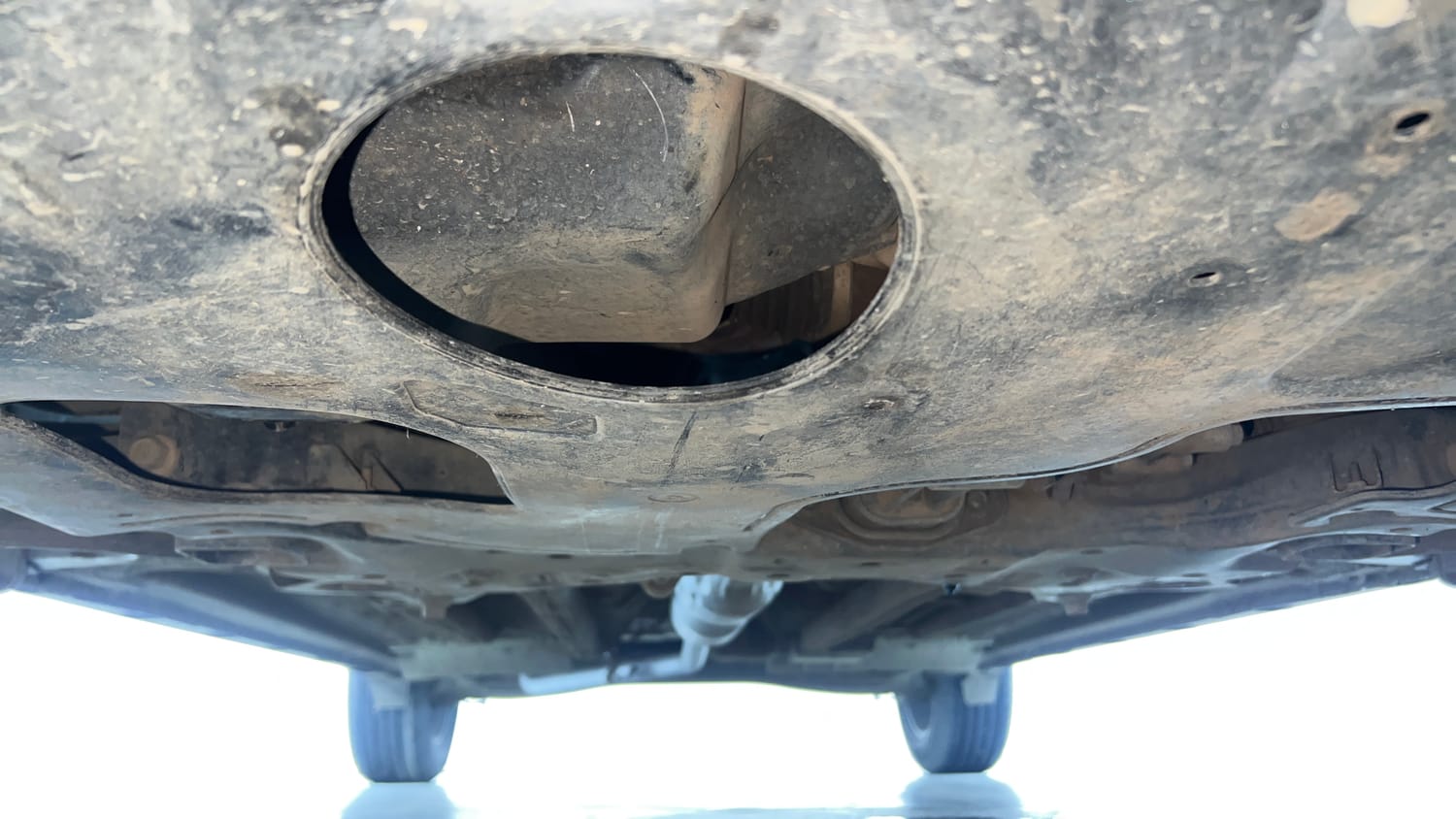 Used 2020 Kia Seltos HTX 1.5 Petrol Manual extra FRONT LEFT UNDERBODY VIEW