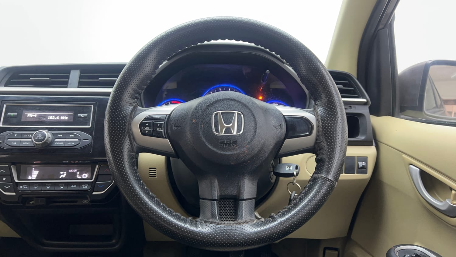 Used 2016 Honda Amaze 1.2 SX i-VTEC Petrol Manual interior STEERING VIEW