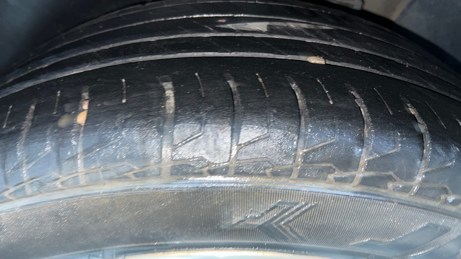 Used 2024 Hyundai Creta SX (O) 1.5 Petrol IVT Petrol Automatic tyres LEFT REAR TYRE TREAD VIEW