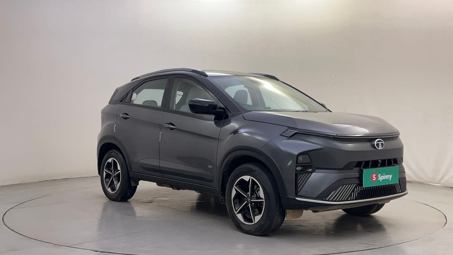 Used 2025 Tata Nexon EV Empowered 45 Electric Automatic exterior RIGHT FRONT CORNER VIEW