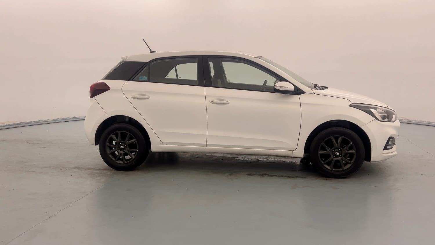 Used 2020 Hyundai Elite i20 Sportz Plus 1.2 Petrol Manual exterior RIGHT SIDE VIEW