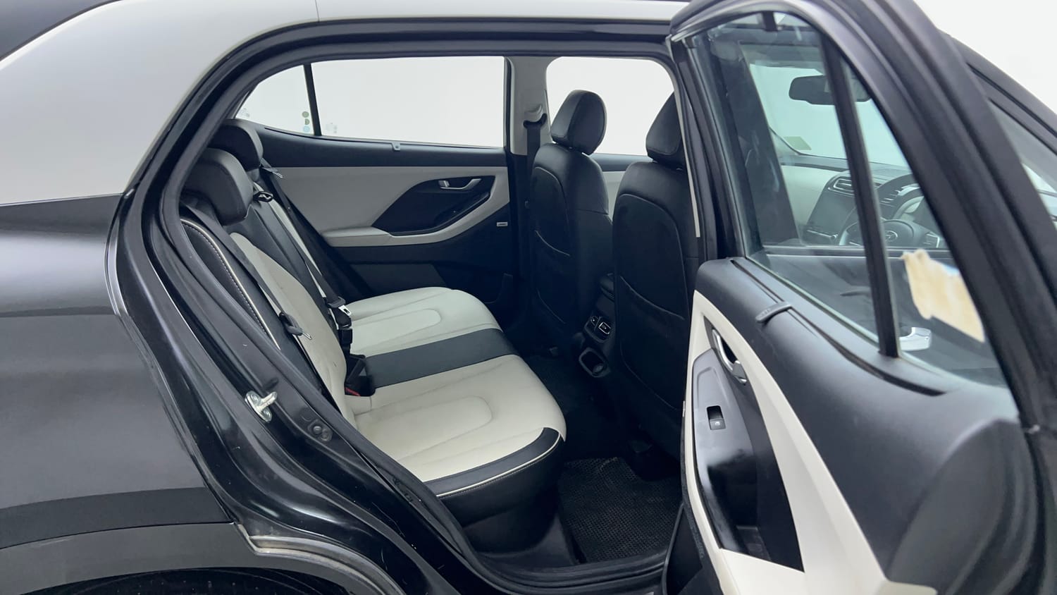 Used 2024 Hyundai Creta SX (O) 1.5 Petrol IVT Petrol Automatic interior RIGHT SIDE REAR DOOR CABIN VIEW