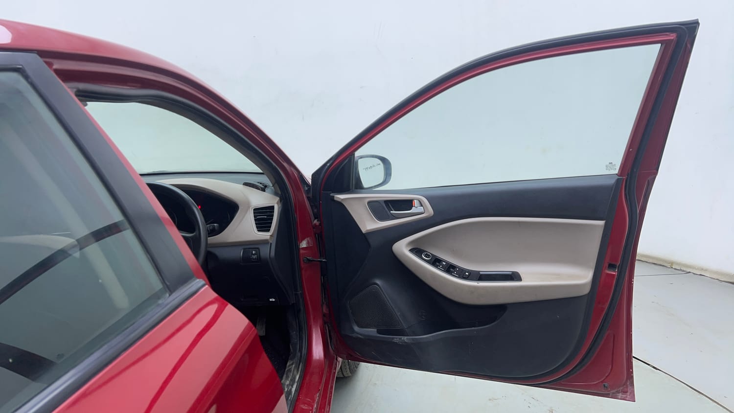 Used 2019 Hyundai Elite i20 Magna 1.2 Petrol Manual interior RIGHT FRONT DOOR OPEN VIEW
