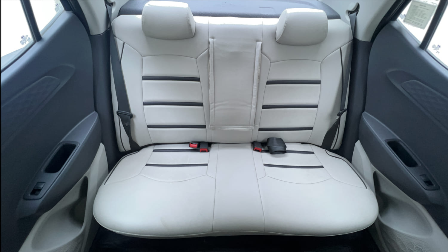 Used 2022 Hyundai Aura S 1.2 CNG Cng Manual interior REAR SEAT CONDITION VIEW