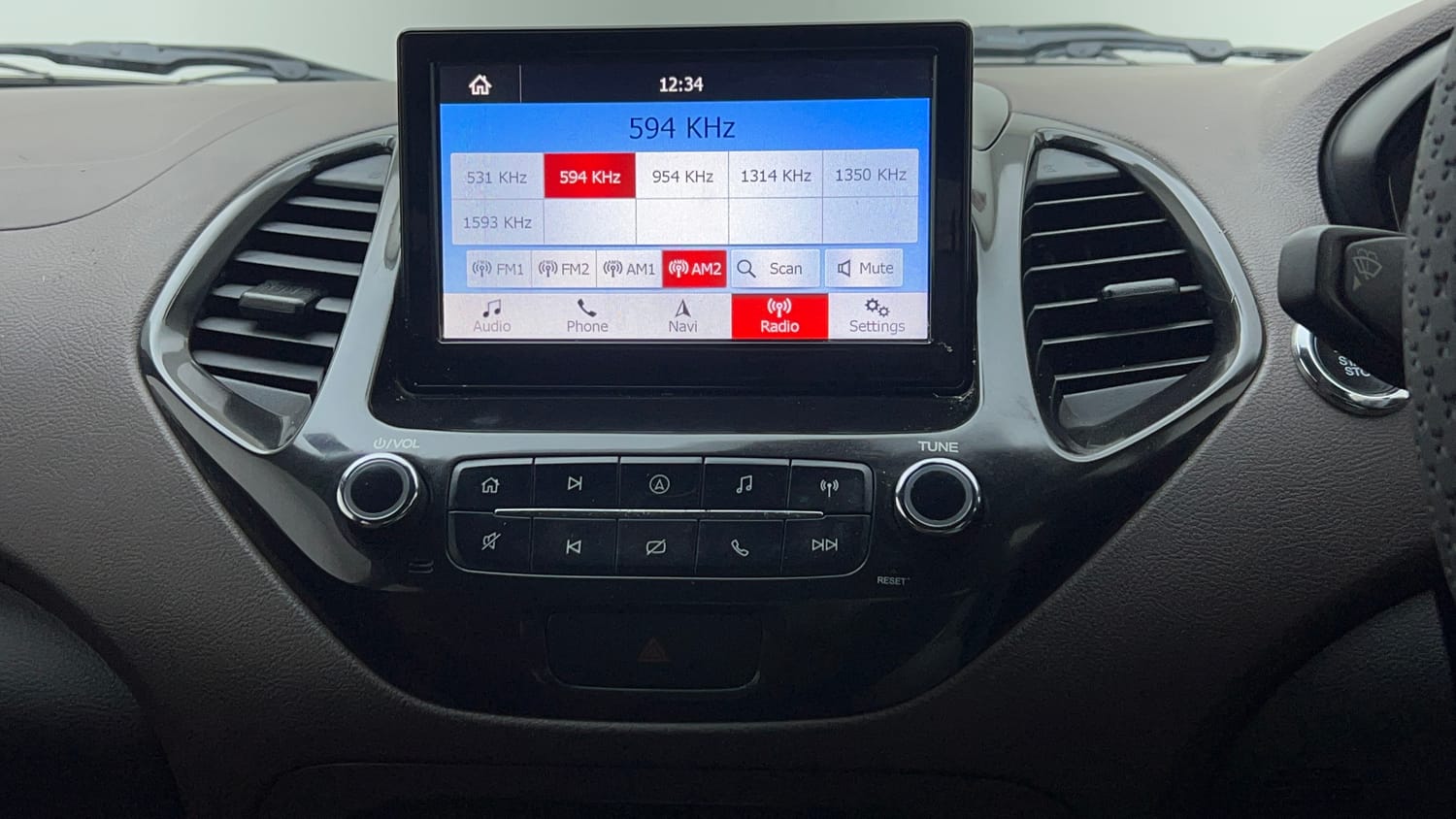Used 2018 Ford Freestyle Titanium 1.2 Ti-VCT Petrol Manual top_features Integrated (in-dash) music system