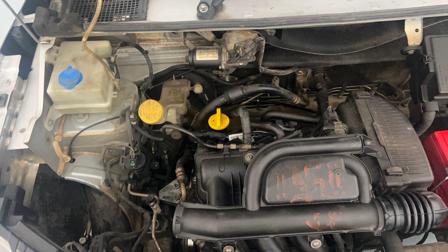Used 2020 Renault Kwid 1.0 RXT Petrol Manual engine ENGINE RIGHT SIDE VIEW