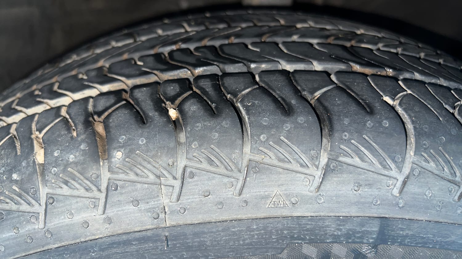 Used 2020 Kia Seltos HTX 1.5 Petrol Manual tyres RIGHT FRONT TYRE TREAD VIEW