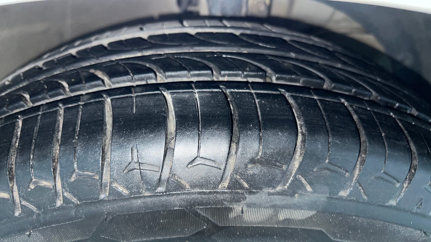 Used 2018 Maruti Suzuki Dzire ZXi AMT Petrol Automatic tyres RIGHT FRONT TYRE TREAD VIEW