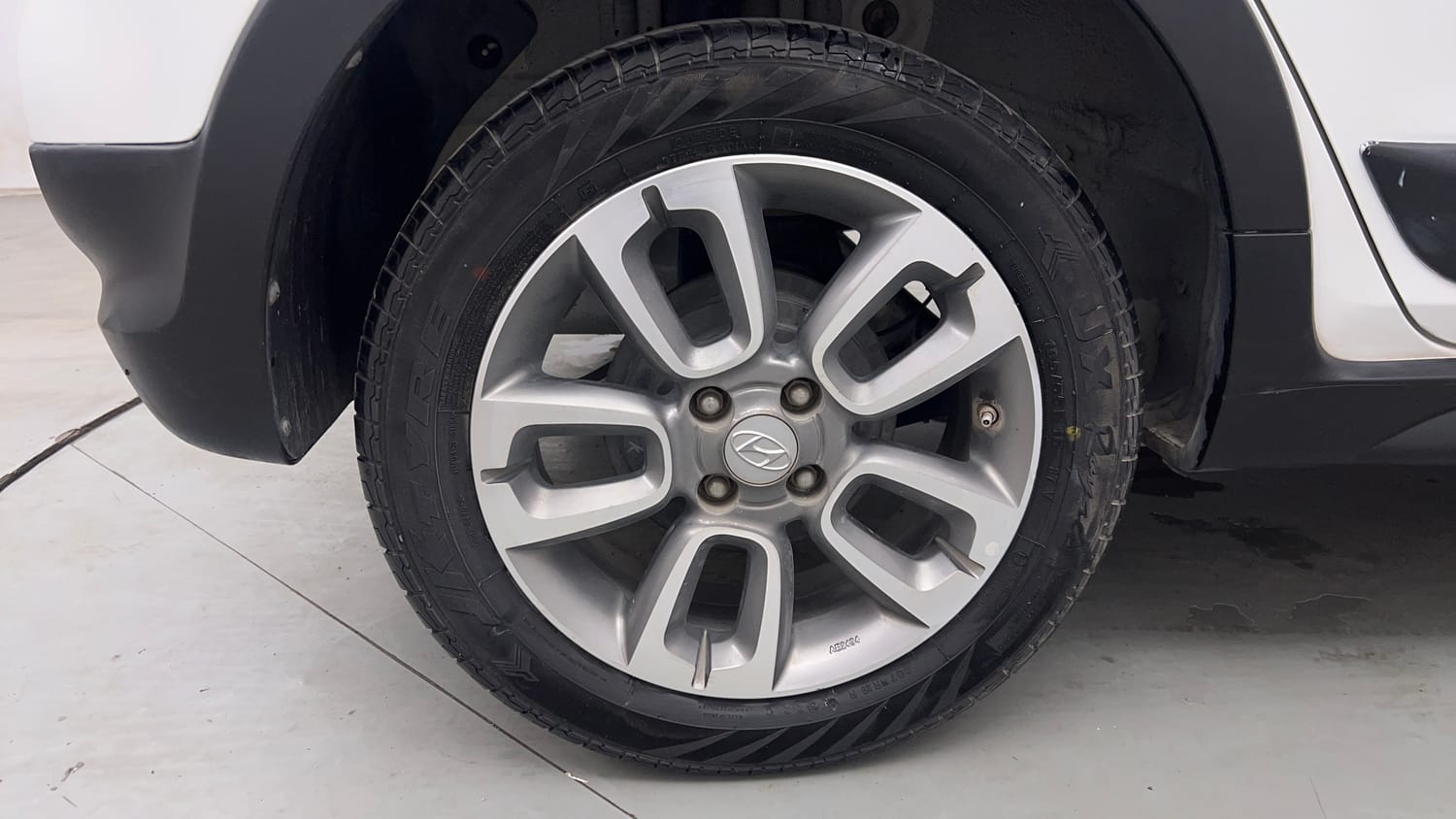 Used 2017 Hyundai i20 Active 1.2 S Petrol Manual tyres RIGHT REAR TYRE RIM VIEW
