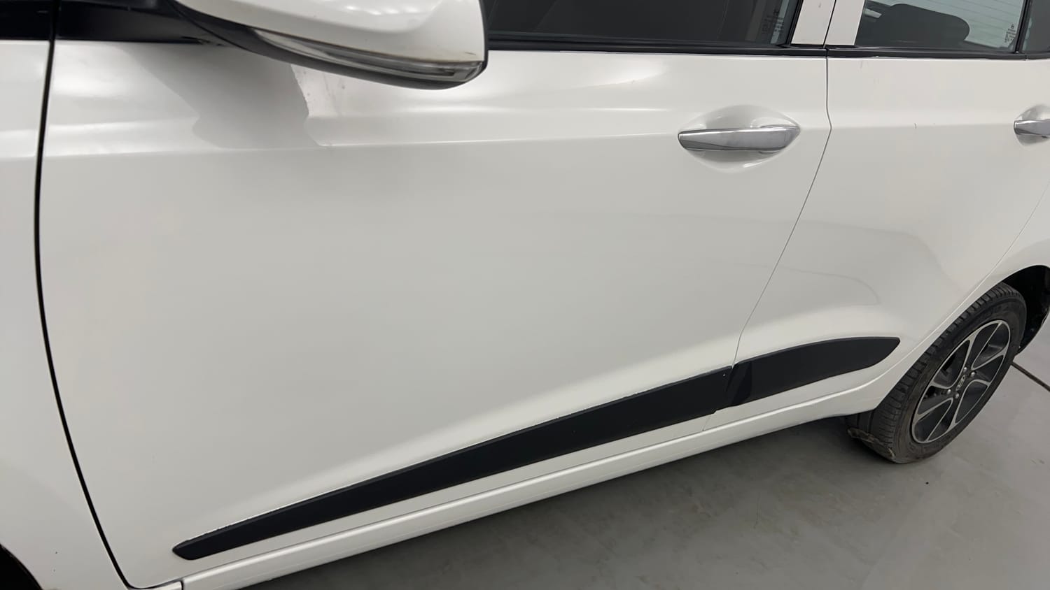 Used 2017 Hyundai Grand i10 Asta 1.2 Kappa VTVT Petrol Manual dents MINOR SCRATCH