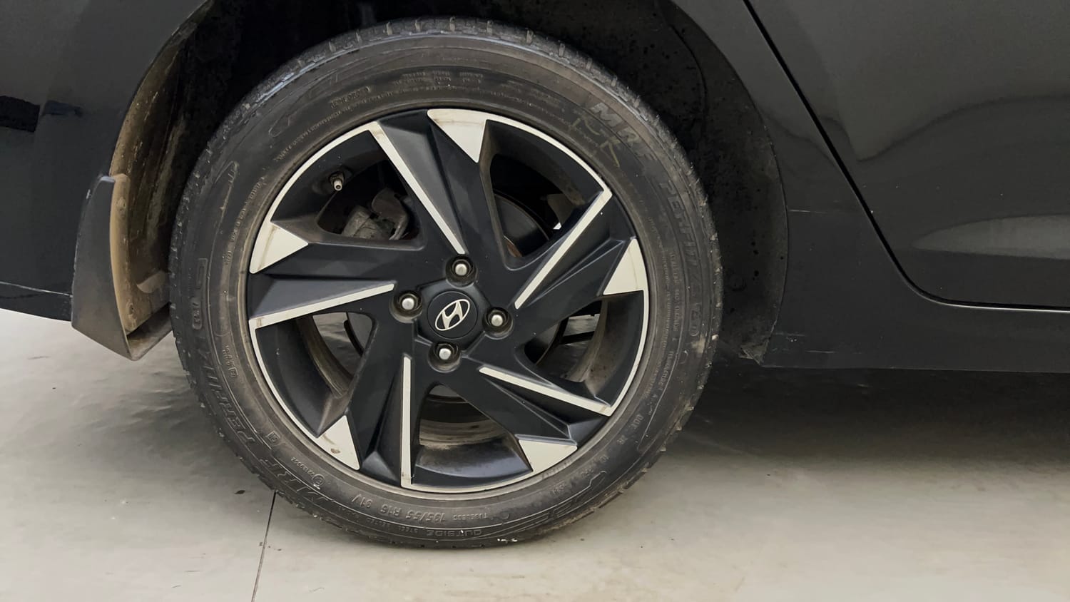 Used 2020 Hyundai Verna SX (O) 1.0 Turbo DCT Petrol Automatic tyres RIGHT REAR TYRE RIM VIEW