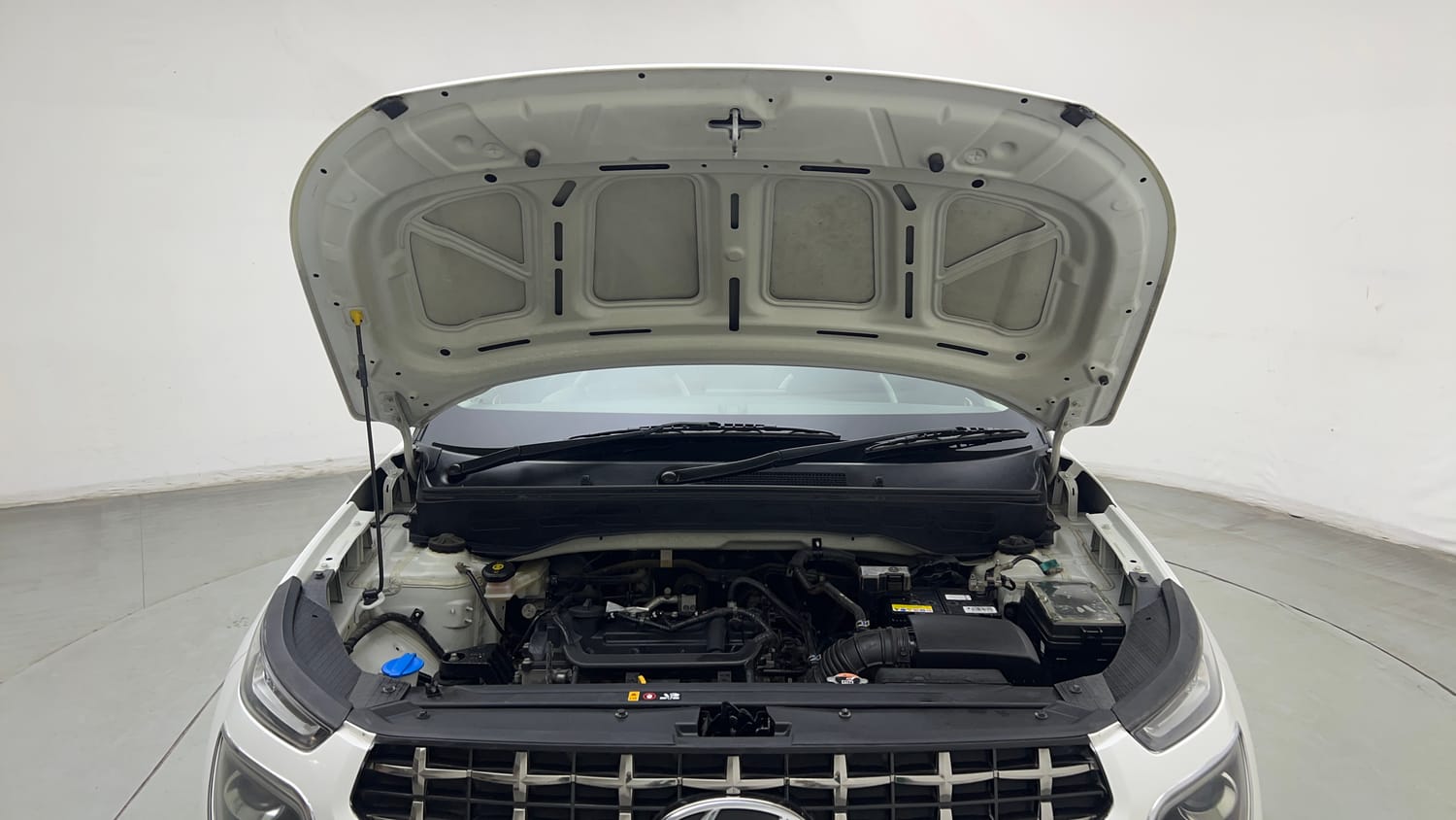 Used 2022 Hyundai Venue S Plus 1.2 Petrol Petrol Manual engine ENGINE & BONNET OPEN FRONT VIEW