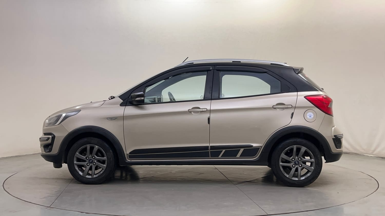 Used 2018 Ford Freestyle Titanium Plus 1.2 Ti-VCT Petrol Manual exterior LEFT SIDE VIEW