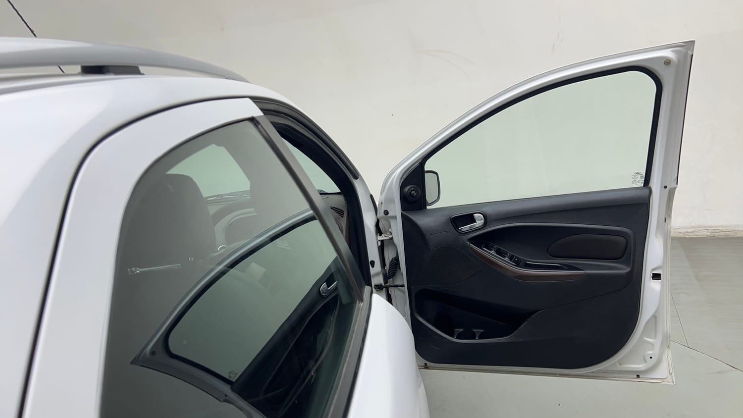 Used 2018 Ford Freestyle Titanium 1.2 Ti-VCT Petrol Manual interior RIGHT FRONT DOOR OPEN VIEW