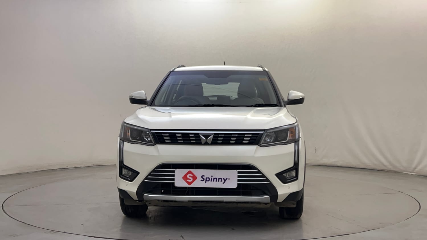 Used 2023 Mahindra XUV 300 W8 (O) 1.5 Diesel AMT Diesel Automatic exterior FRONT VIEW