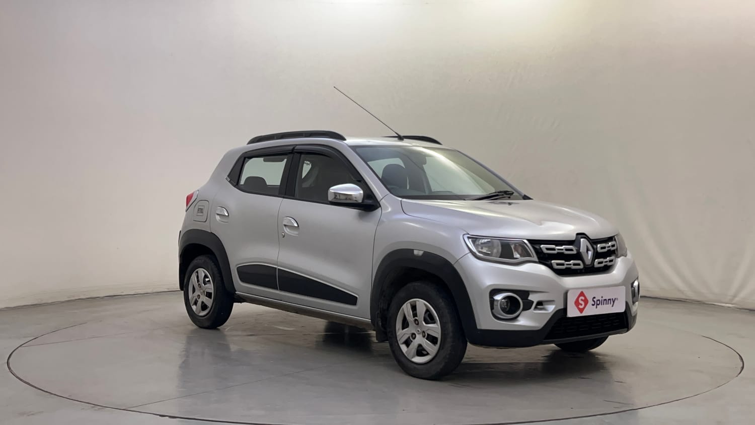 Used 2017 Renault Kwid RXT Petrol Manual exterior RIGHT FRONT CORNER VIEW