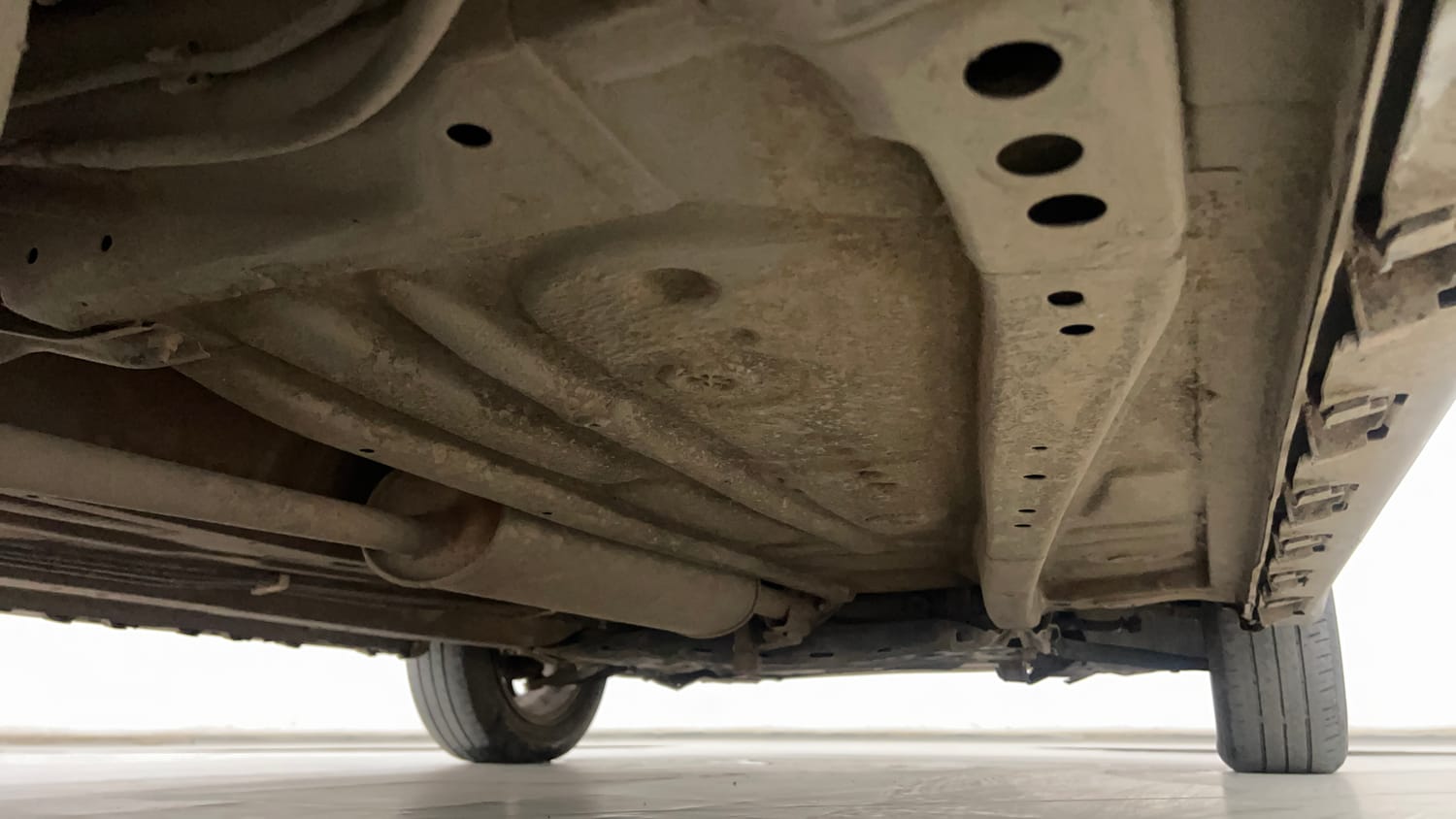 Used 2023 Maruti Suzuki Ignis Zeta 1.2 MT Petrol Manual extra REAR RIGHT UNDERBODY VIEW