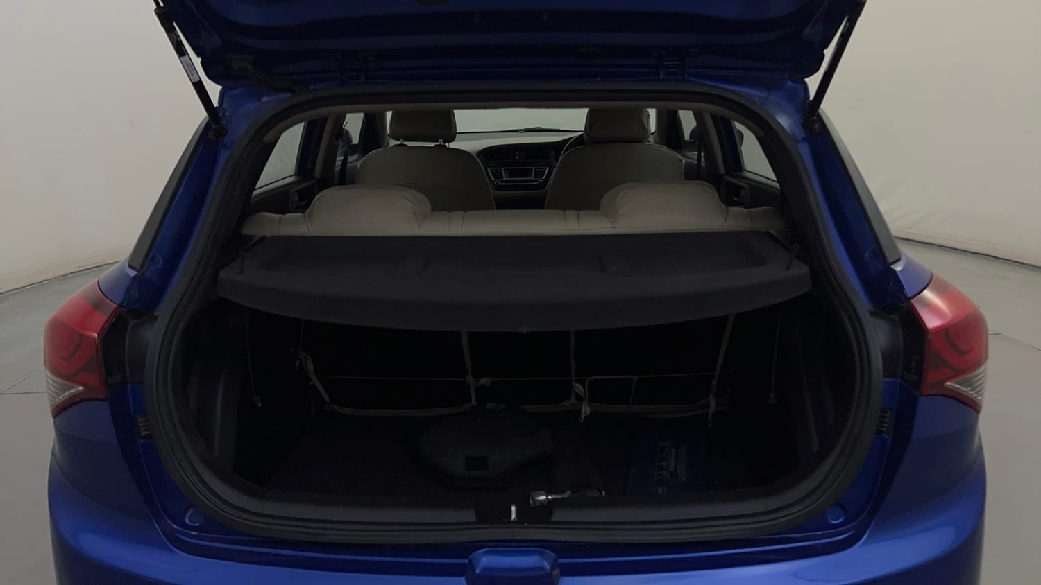 Used 2015 Hyundai Elite i20 Sportz 1.2 Petrol Manual interior DICKY INSIDE VIEW