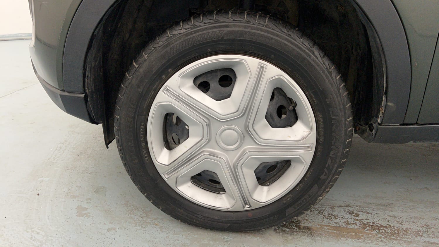 Used 2021 Tata Nexon XZ Petrol Manual tyres LEFT FRONT TYRE RIM VIEW