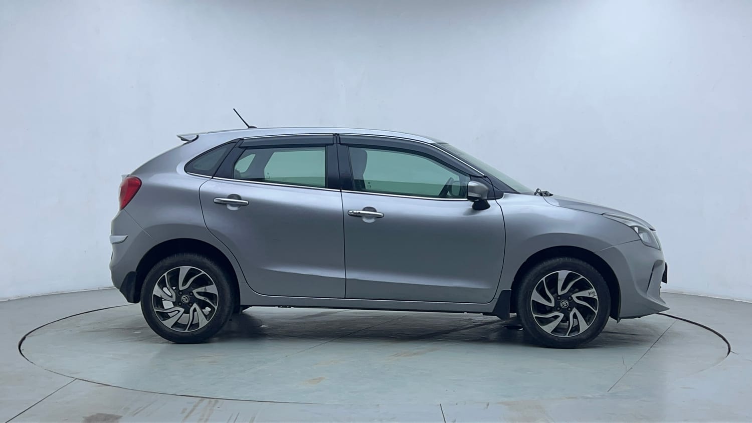 Used 2019 Toyota Glanza V CVT Petrol Automatic exterior RIGHT SIDE VIEW