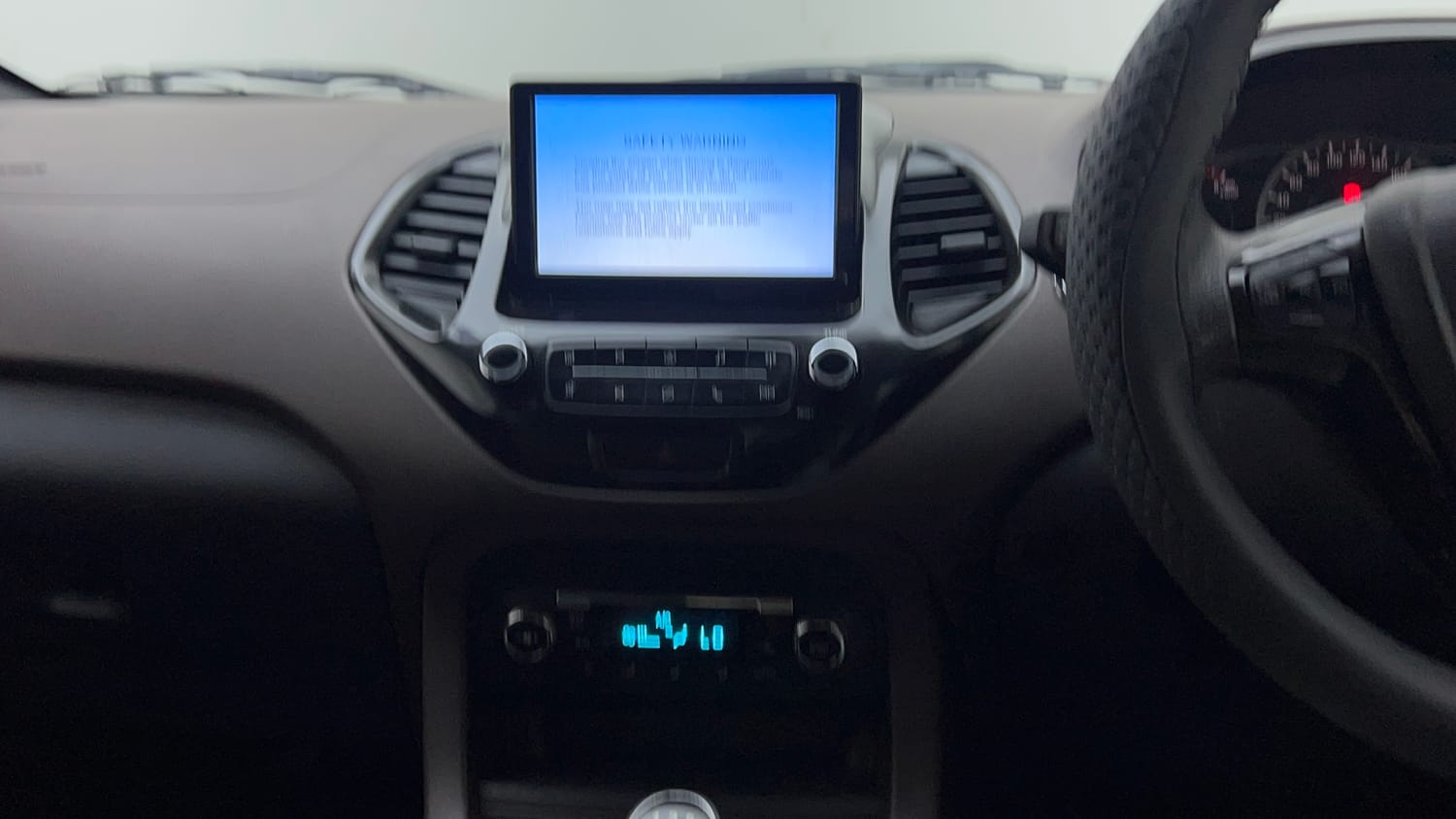 Used 2018 Ford Freestyle Titanium 1.2 Ti-VCT Petrol Manual interior MUSIC SYSTEM & AC CONTROL VIEW