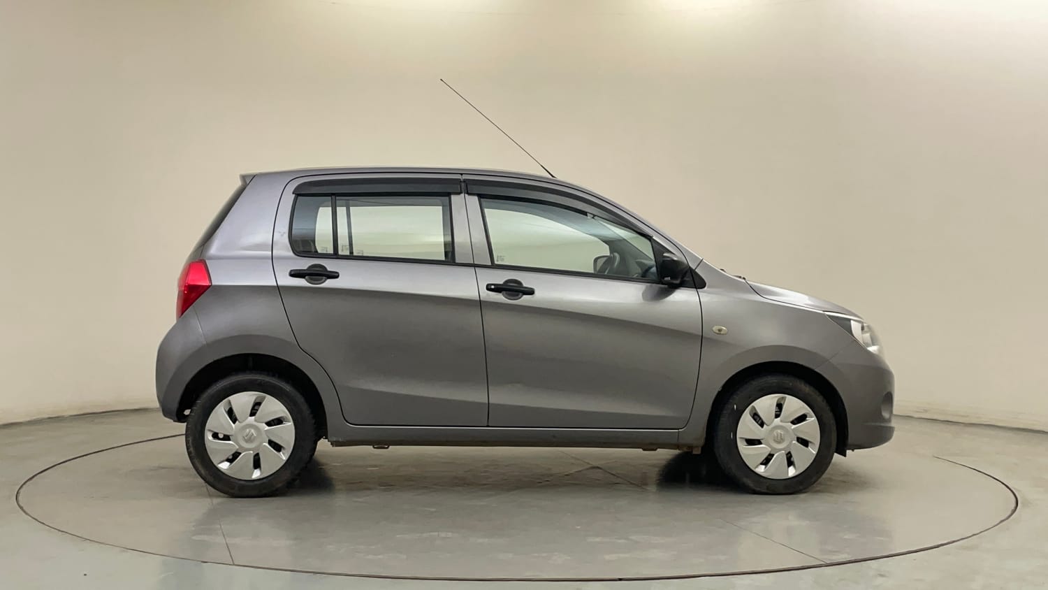 Used 2014 Maruti Suzuki Celerio VXi AMT Petrol Automatic exterior RIGHT SIDE VIEW