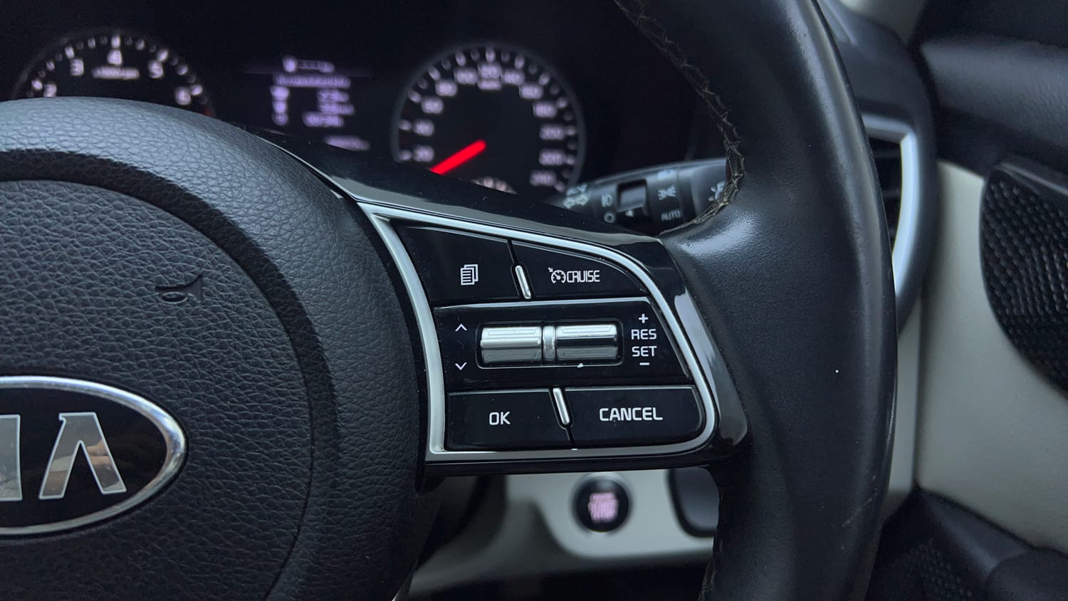 Used 2020 Kia Seltos HTX 1.5 Petrol Manual top_features Cruise control