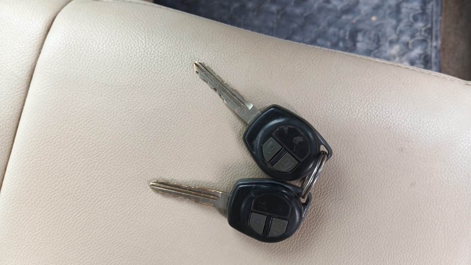 Used 2013 Maruti Suzuki Swift Dzire VDI Diesel Manual extra CAR KEY VIEW