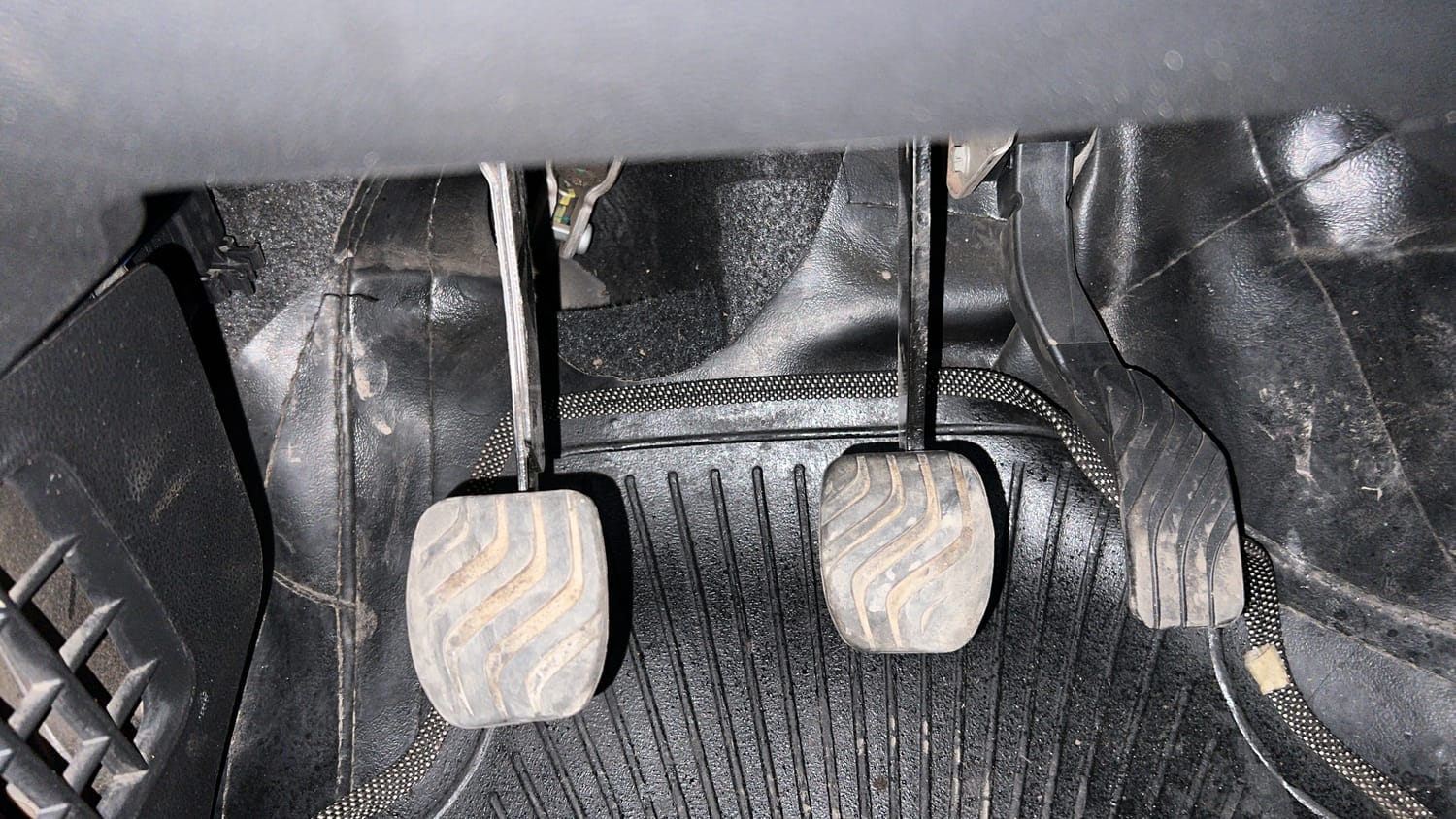 Used 2017 Renault Kwid RXT Petrol Manual interior PEDALS VIEW