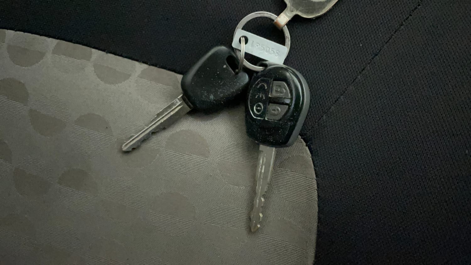 Used 2015 Maruti Suzuki Celerio ZXi Petrol Manual extra CAR KEY VIEW