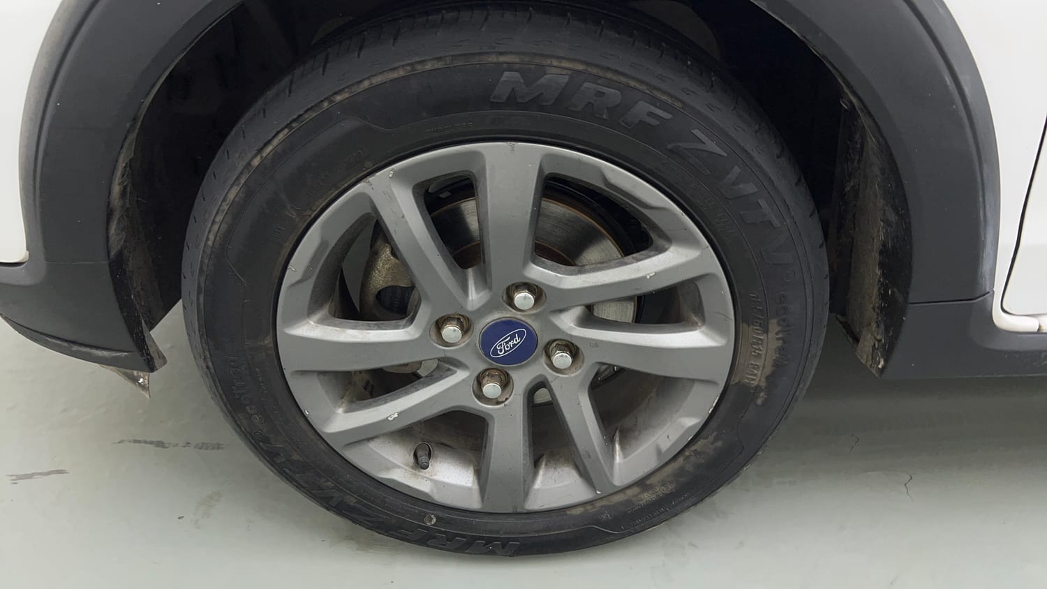 Used 2018 Ford Freestyle Titanium 1.2 Ti-VCT Petrol Manual tyres LEFT FRONT TYRE RIM VIEW