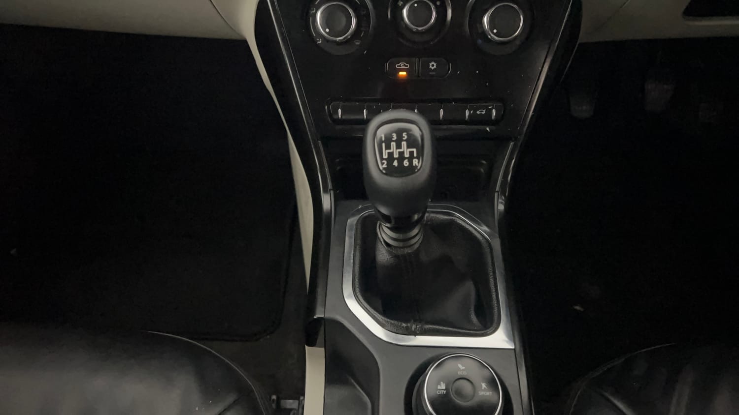 Used 2021 Tata Nexon XZ Petrol Manual interior GEAR  KNOB VIEW