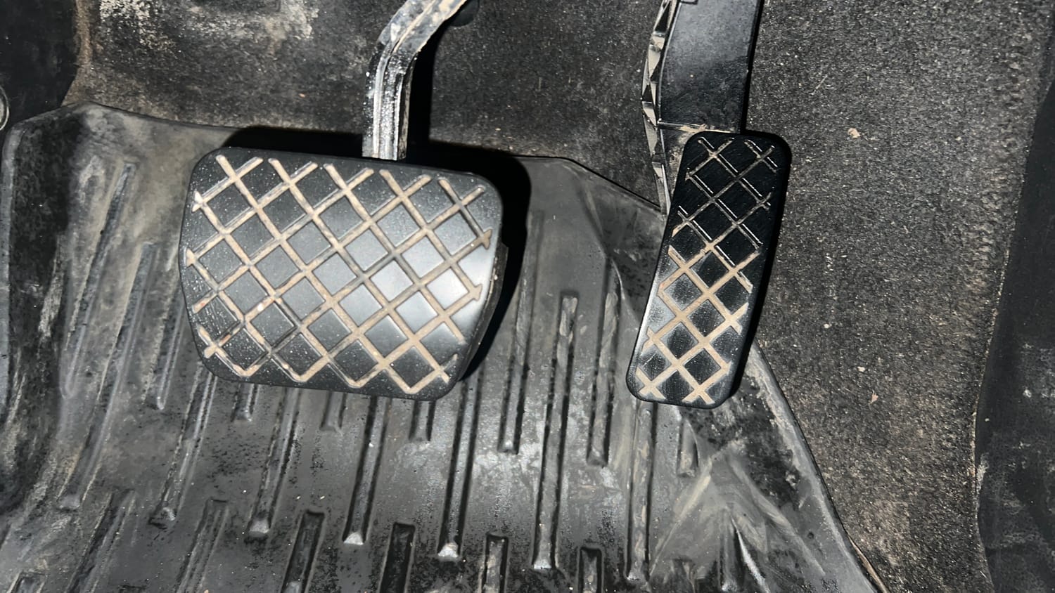 Used 2024 Volkswagen Virtus Highline 1.0 TSI AT Petrol Automatic interior PEDALS VIEW