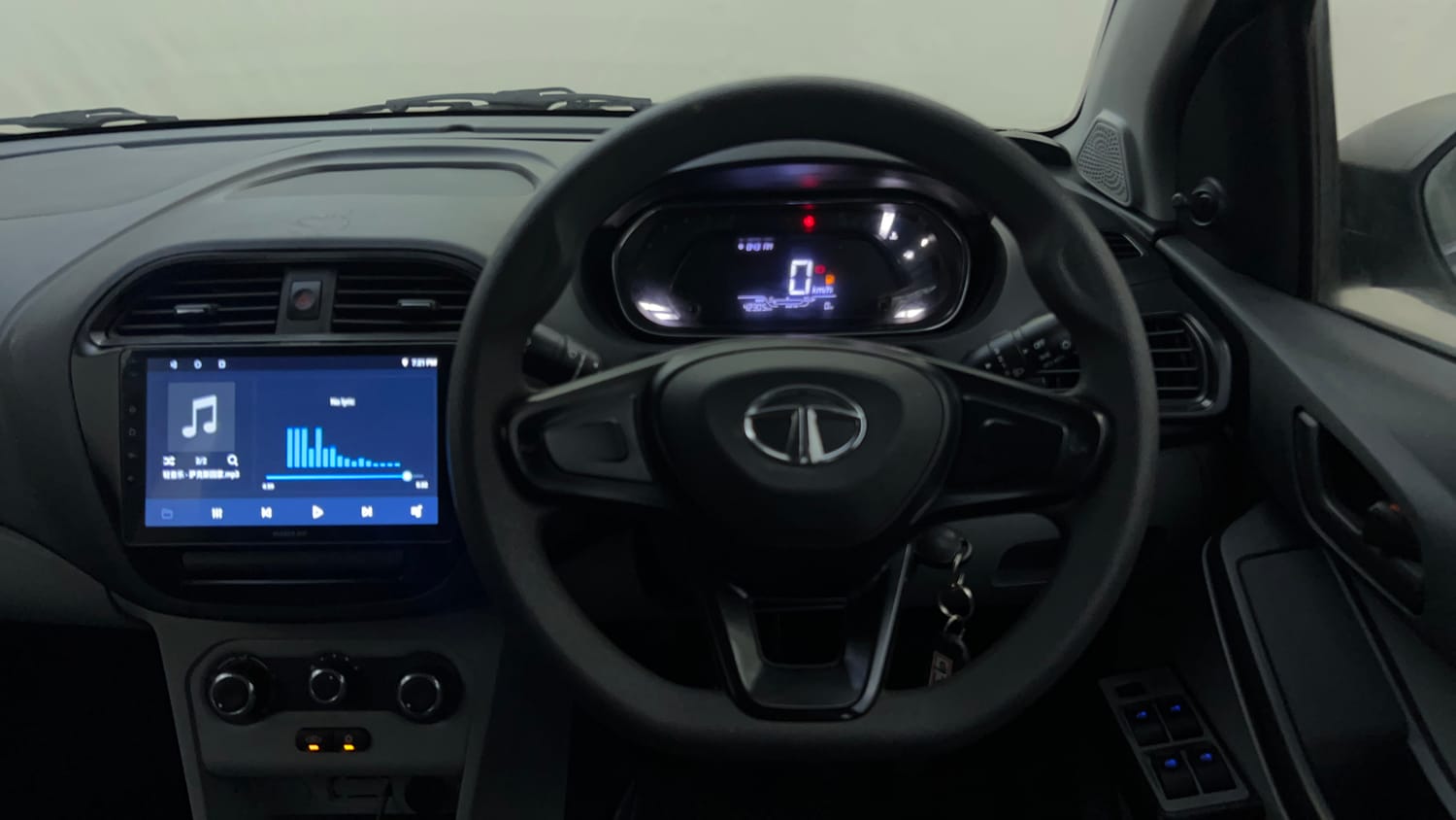 Used 2021 Tata Tiago XE Petrol Manual interior STEERING VIEW