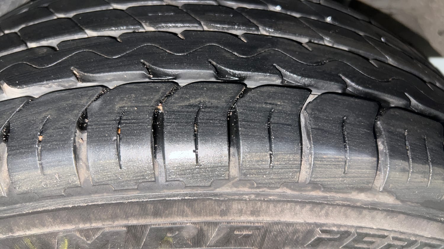 Used 2020 Hyundai Verna SX (O) 1.0 Turbo DCT Petrol Automatic tyres LEFT REAR TYRE TREAD VIEW