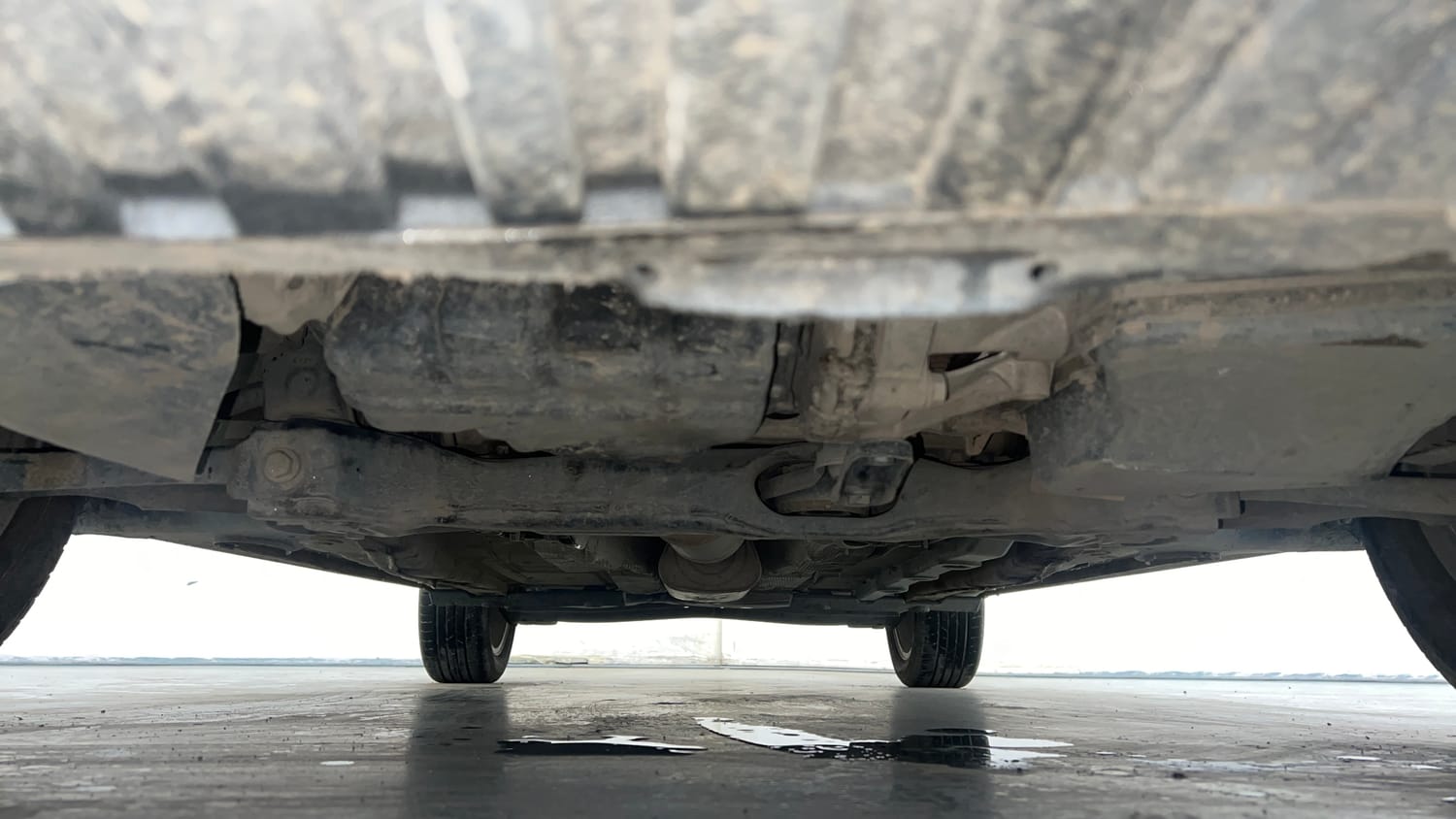 Used 2024 Volkswagen Virtus Highline 1.0 TSI AT Petrol Automatic extra FRONT LEFT UNDERBODY VIEW