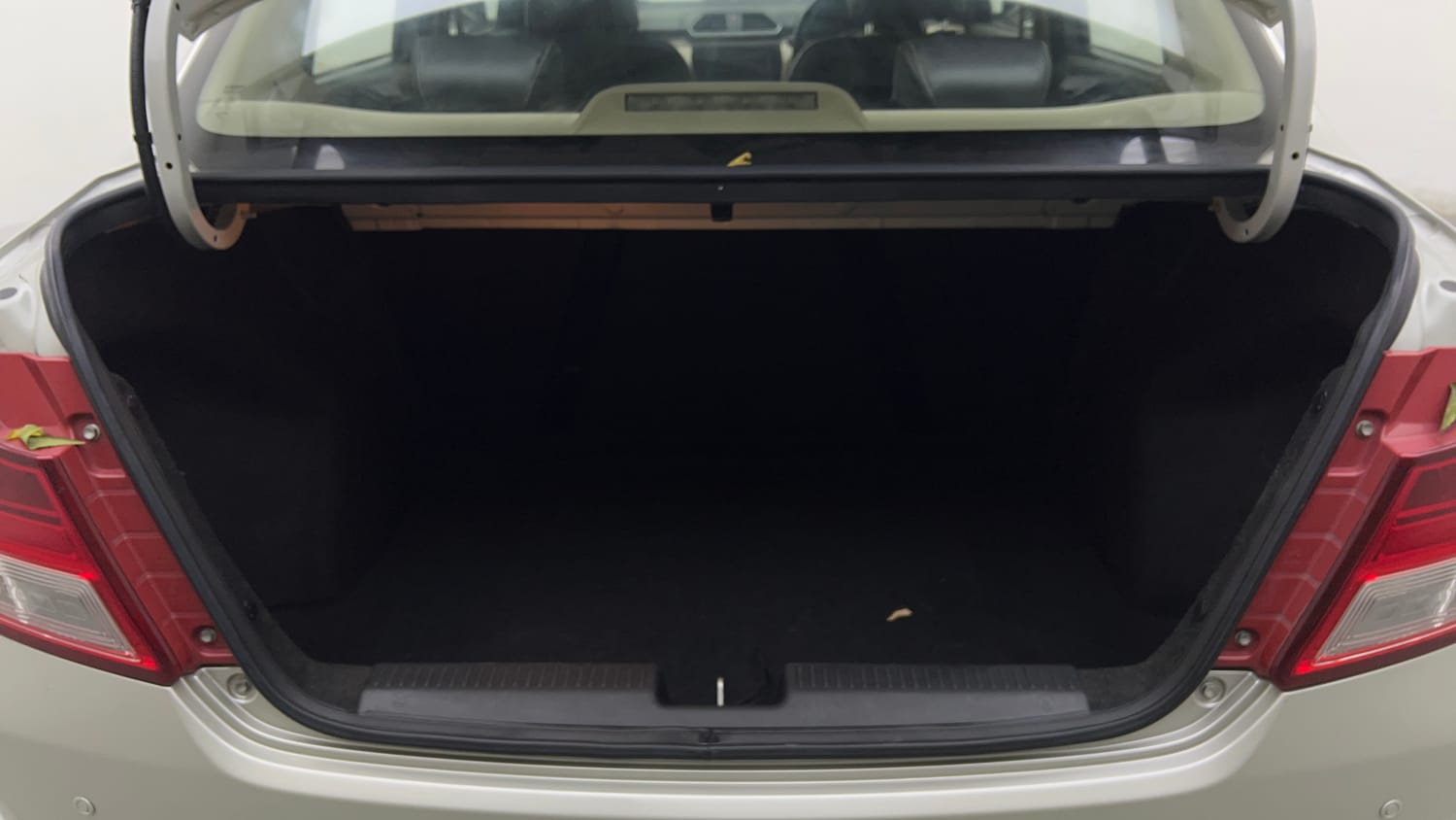 Used 2018 Maruti Suzuki Dzire VXi AMT Petrol Automatic interior DICKY INSIDE VIEW