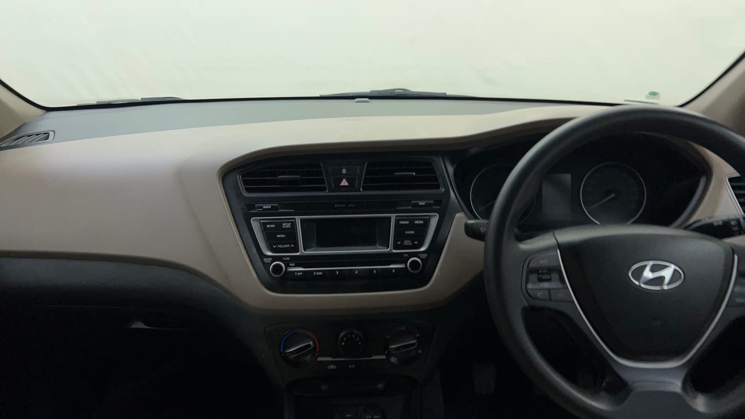 Used 2015 Hyundai Elite i20 Sportz 1.2 Petrol Manual interior MUSIC SYSTEM & AC CONTROL VIEW