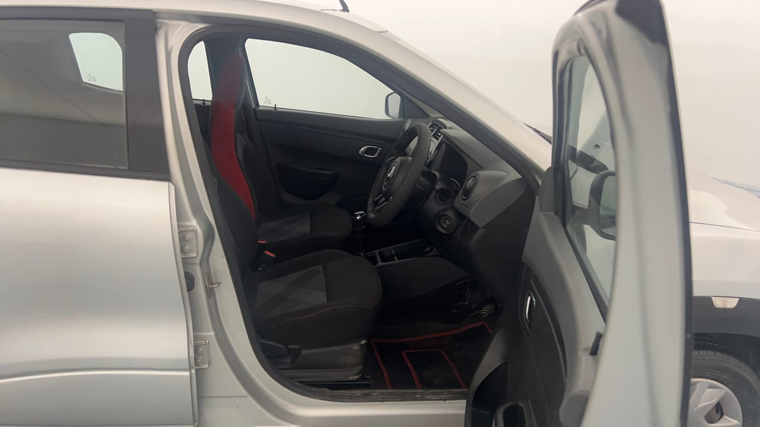 Used 2020 Renault Kwid 1.0 RXT Petrol Manual interior RIGHT SIDE FRONT DOOR CABIN VIEW