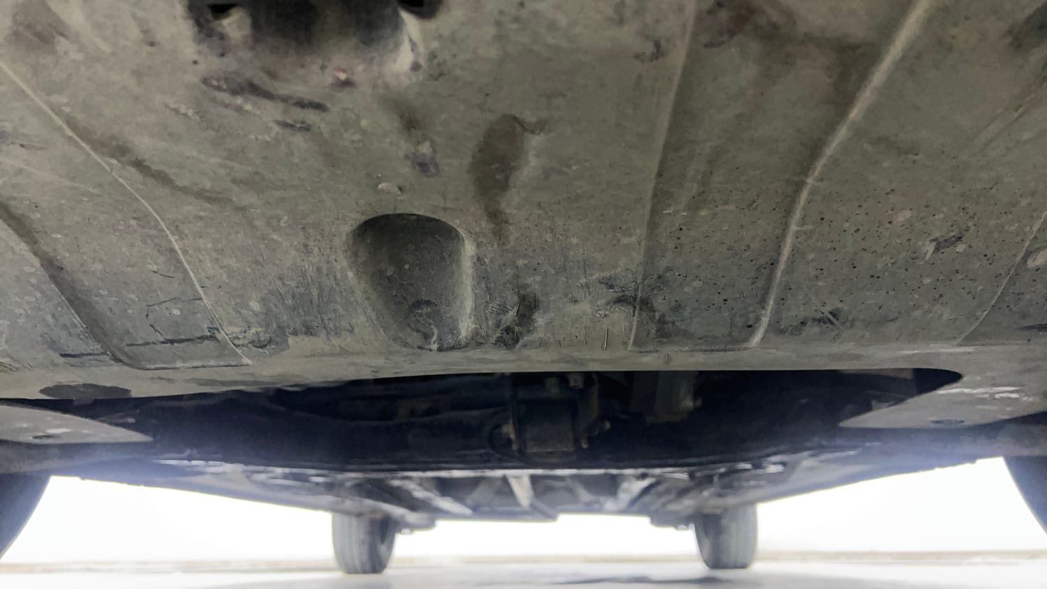 Used 2019 Hyundai Elite i20 Magna 1.2 Petrol Manual extra FRONT LEFT UNDERBODY VIEW