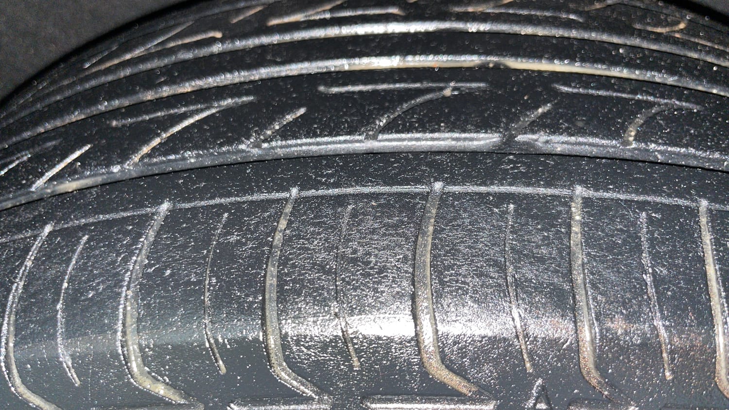 Used 2016 Ford EcoSport Titanium 1.5L TDCi Diesel Manual tyres LEFT REAR TYRE TREAD VIEW